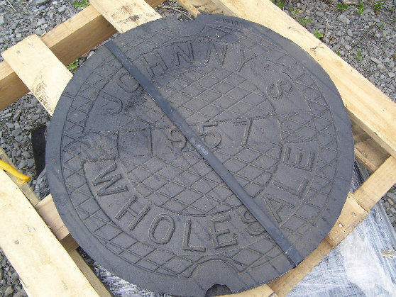 johnnyswholesale025001.jpg