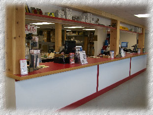 johnnyswholesale033004.jpg